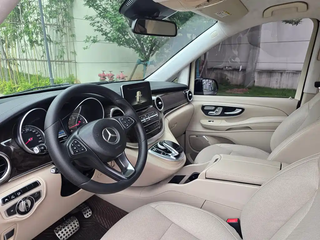 Mercedes-Benz V-Class V 2016 V 260 Luxury