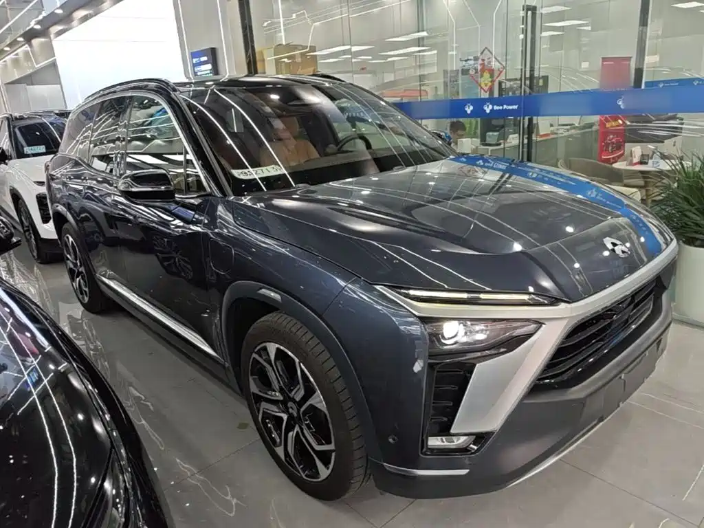 NIO ES8 2020 415KM мест