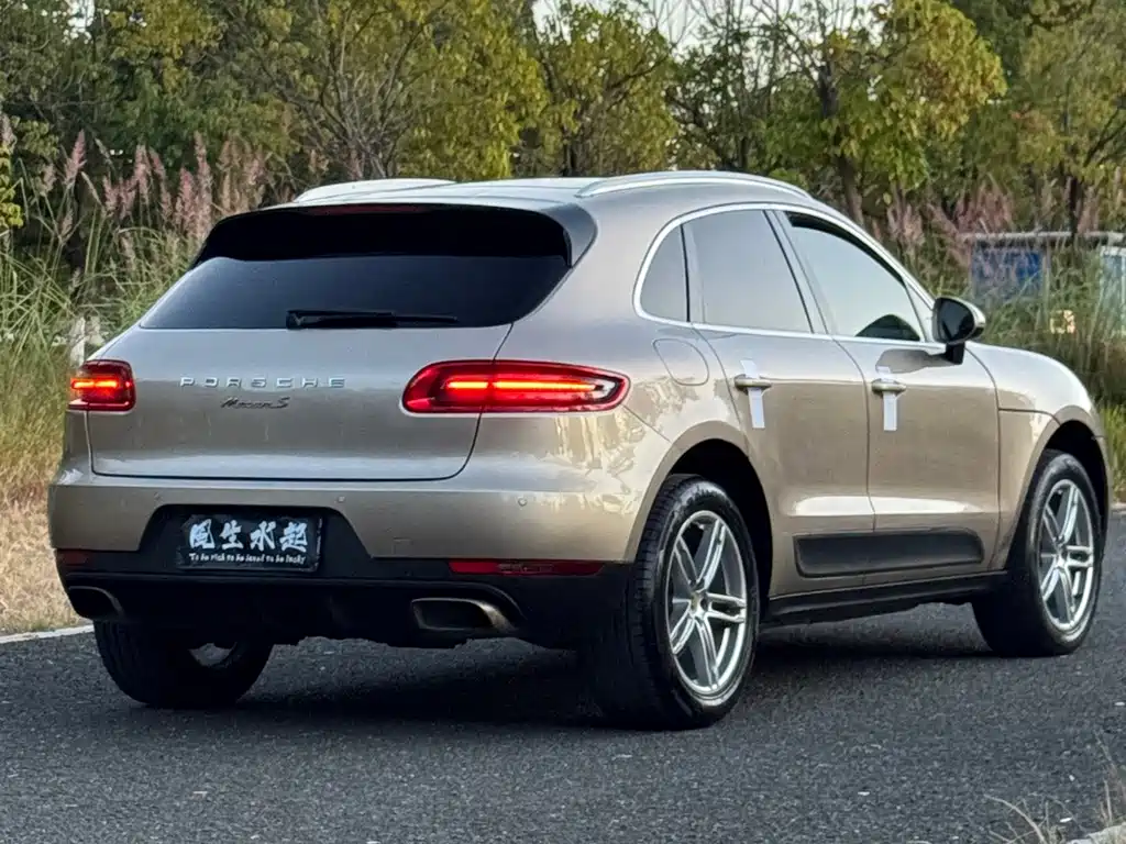 Porsche Macan — миниатюра 16