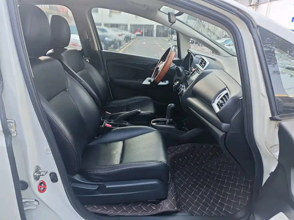 Honda Fit — миниатюра 12
