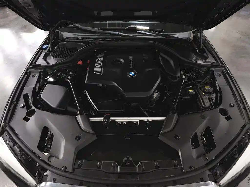 BMW 5 Series — миниатюра 6