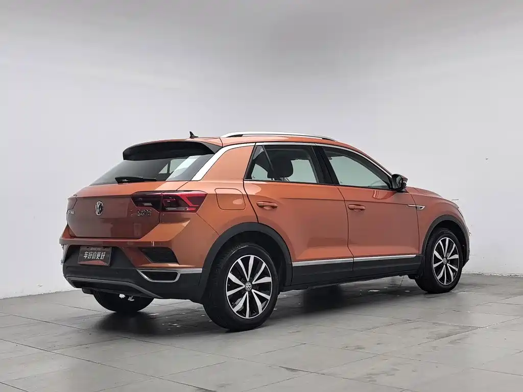 Volkswagen T-Roc — миниатюра 2