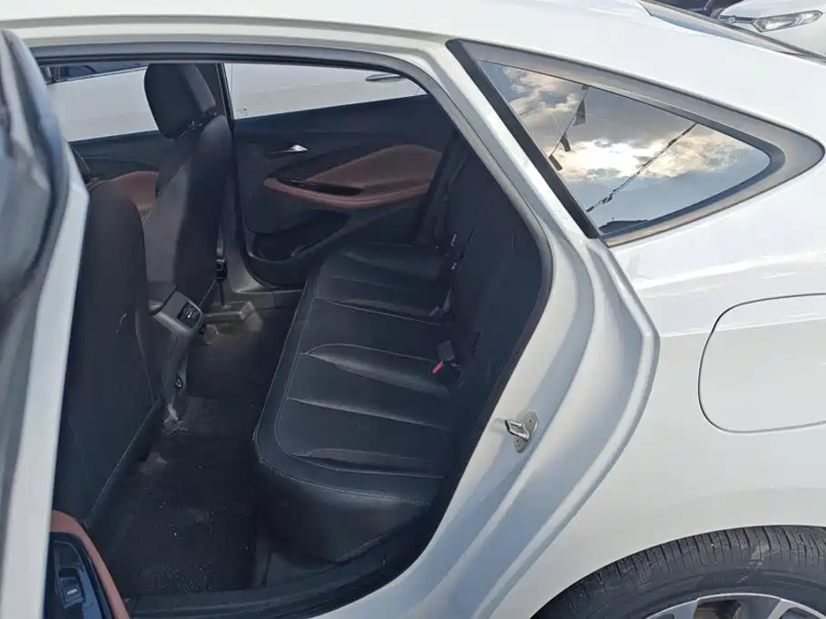 Buick Verano — миниатюра 11