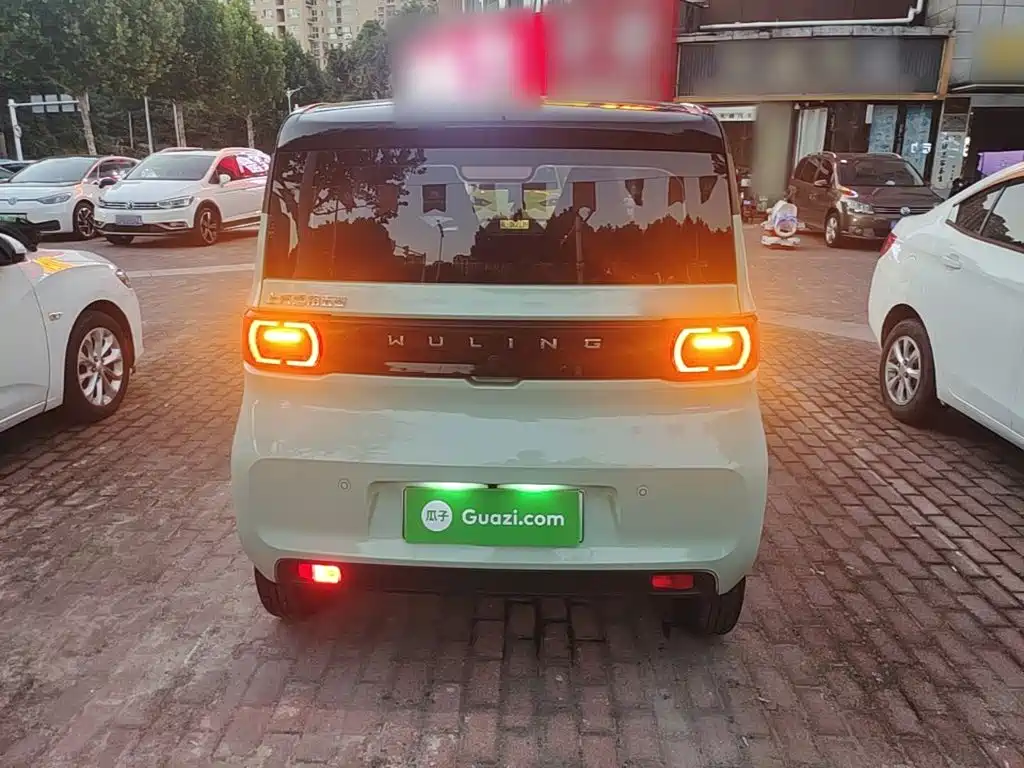 Wuling MINIEV — миниатюра 6