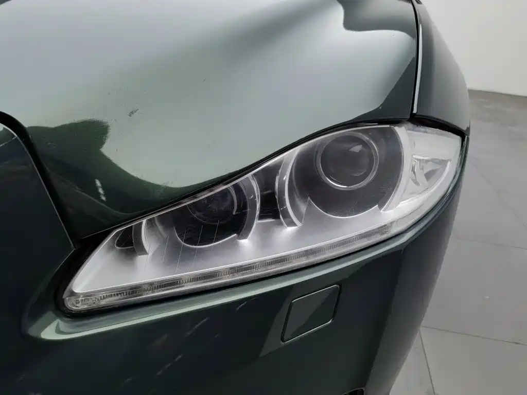 Jaguar XJ — миниатюра 7