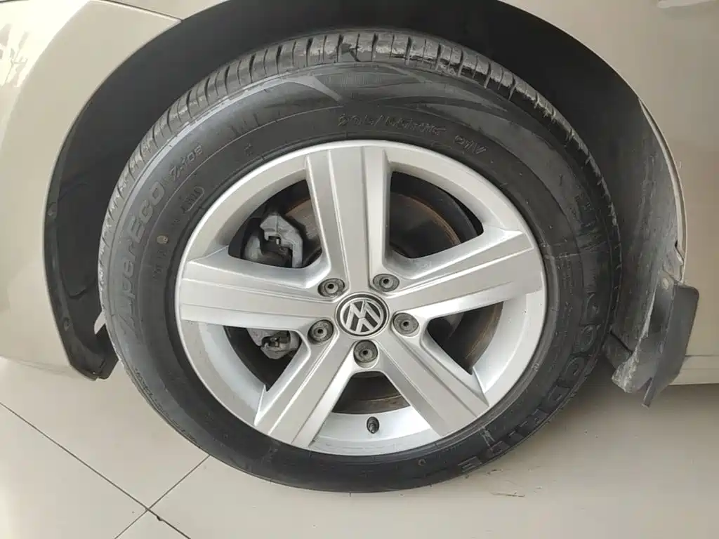Volkswagen Golf — миниатюра 23