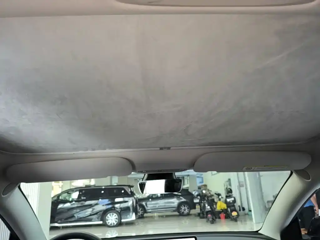 Tesla Model 3 — миниатюра 18