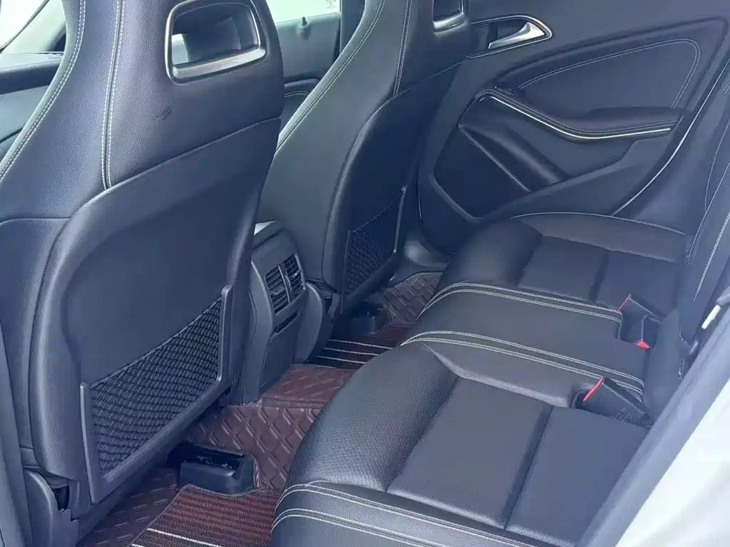 Mercedes-Benz GLA — миниатюра 9