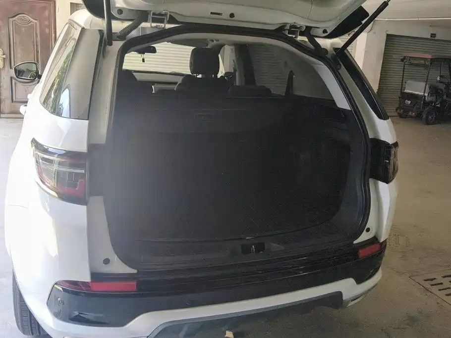 Land Rover Discovery Sport — миниатюра 4