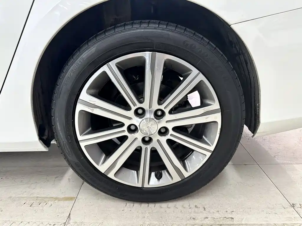 Peugeot 408 — миниатюра 26