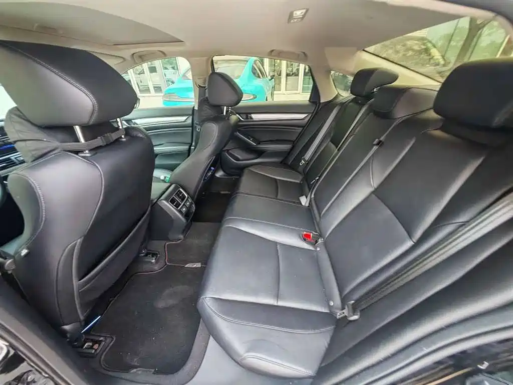 Honda Accord — миниатюра 6