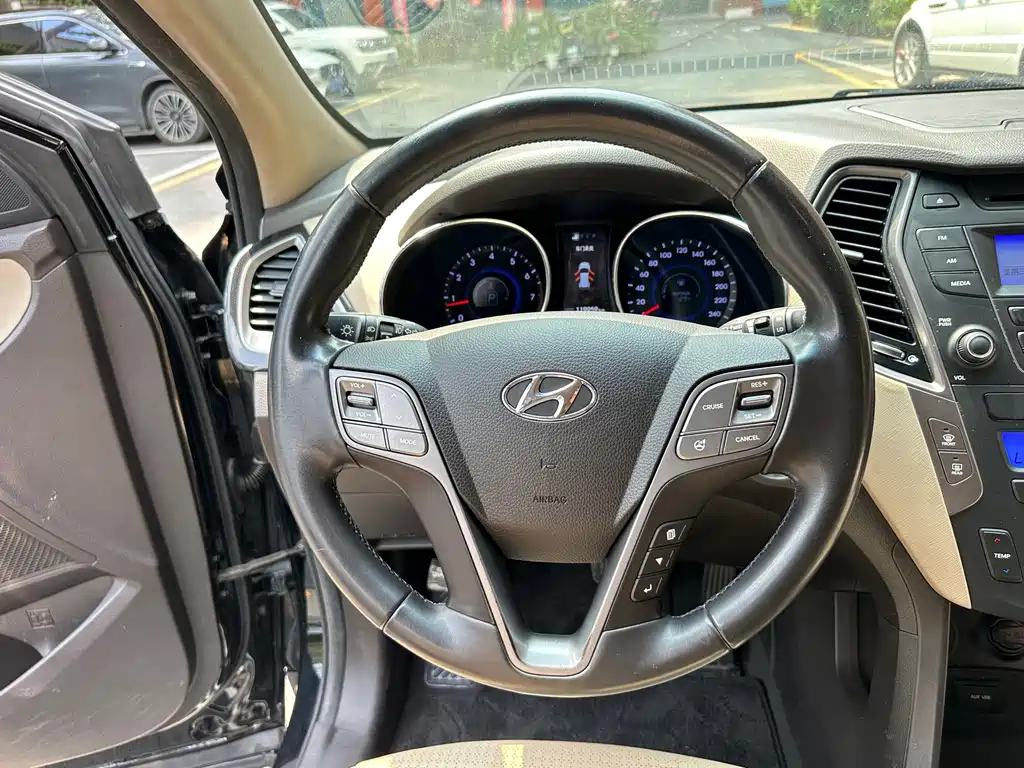 Hyundai Santa Fe (Import) — миниатюра 16