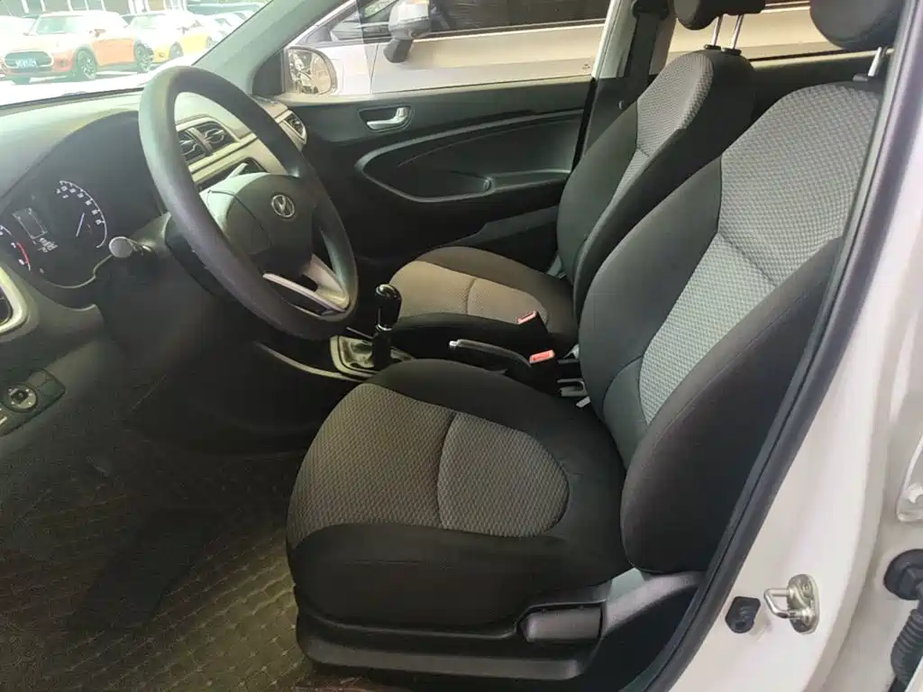 Hyundai Verna - фото 15