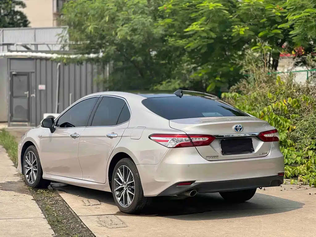 Toyota Camry — миниатюра 4