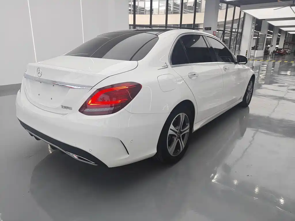 Mercedes-Benz C-Class — миниатюра 5