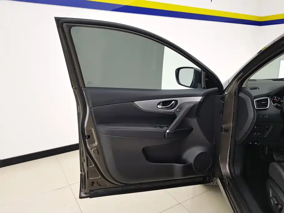 Nissan Qashqai — миниатюра 7