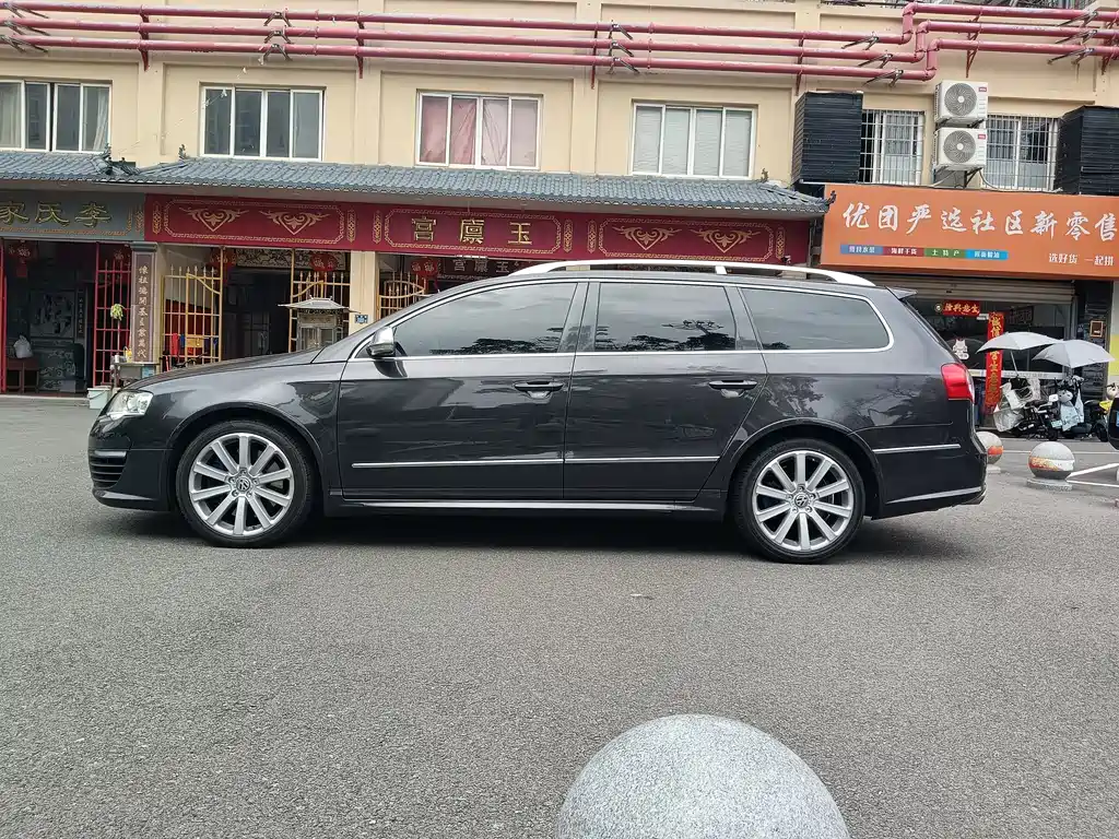 Volkswagen Passat 2008 R36