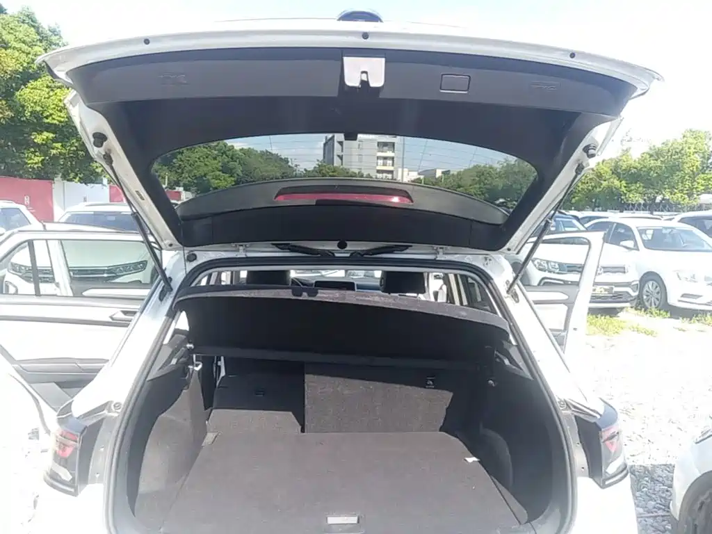 Volkswagen T-Roc — миниатюра 19