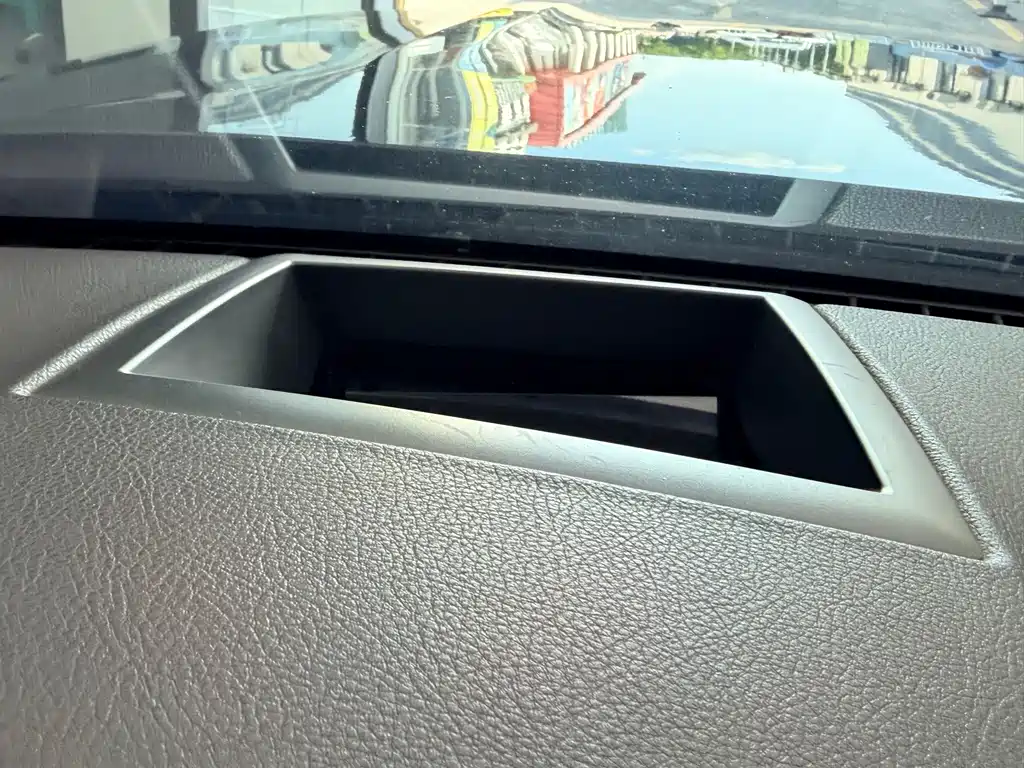 BMW 7 Series — миниатюра 11