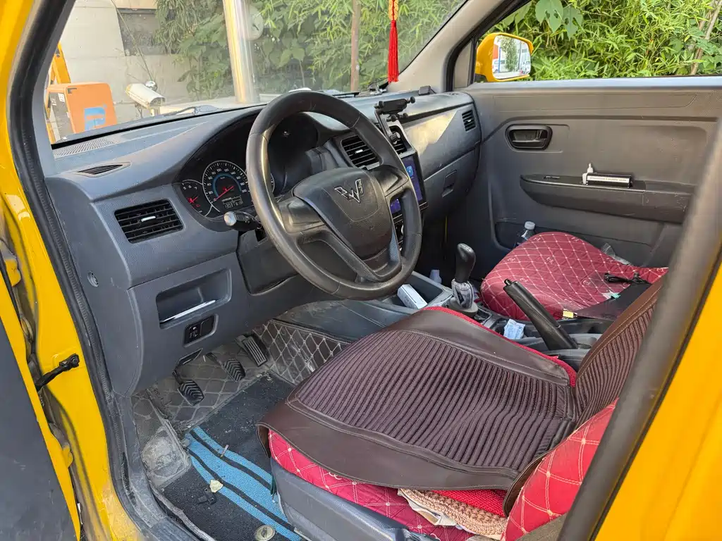 Wuling RongguangV V 2015 1.2L