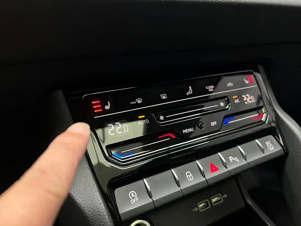 Skoda Karoq TSI280 Premium Edition, фото 7