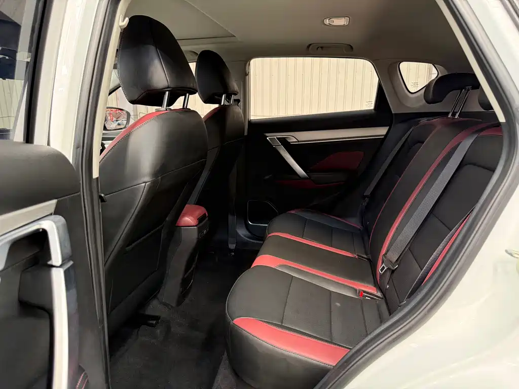 Geely Binyue — миниатюра 7