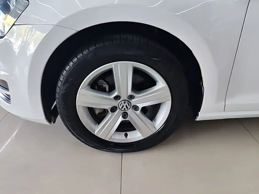 Volkswagen Golf — миниатюра 23