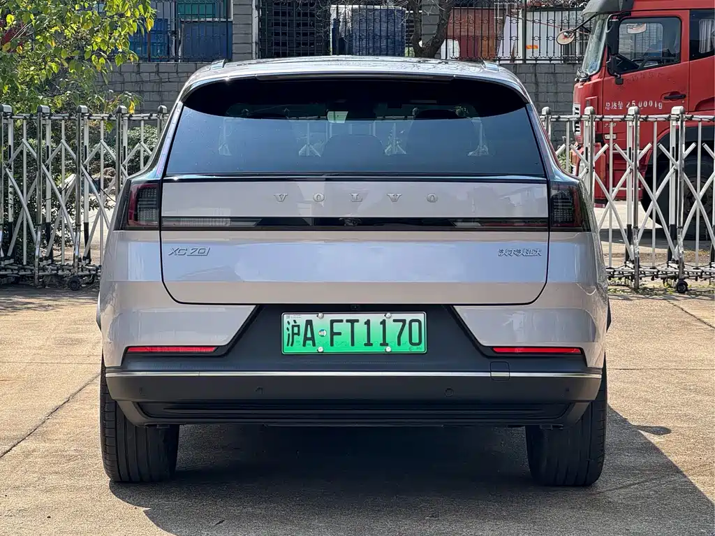 Volvo XC70 PHEV — миниатюра 9