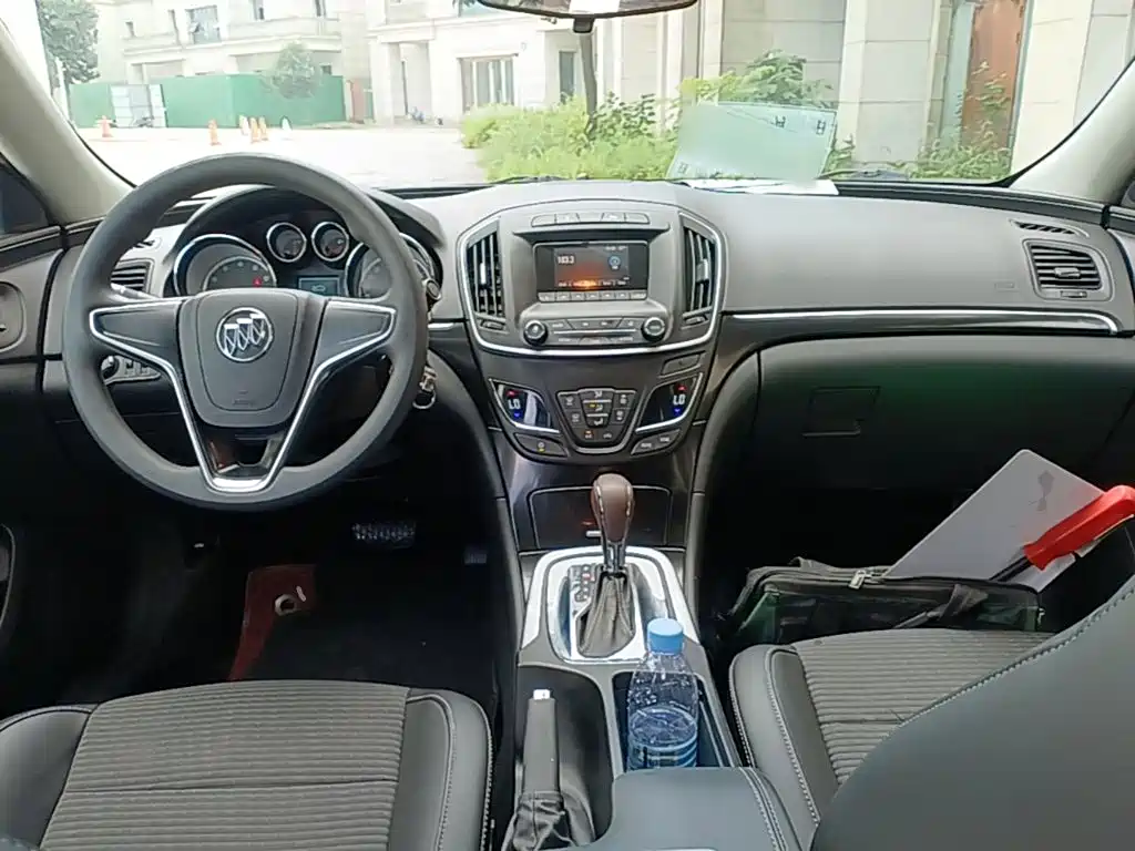 Buick Regal — миниатюра 10