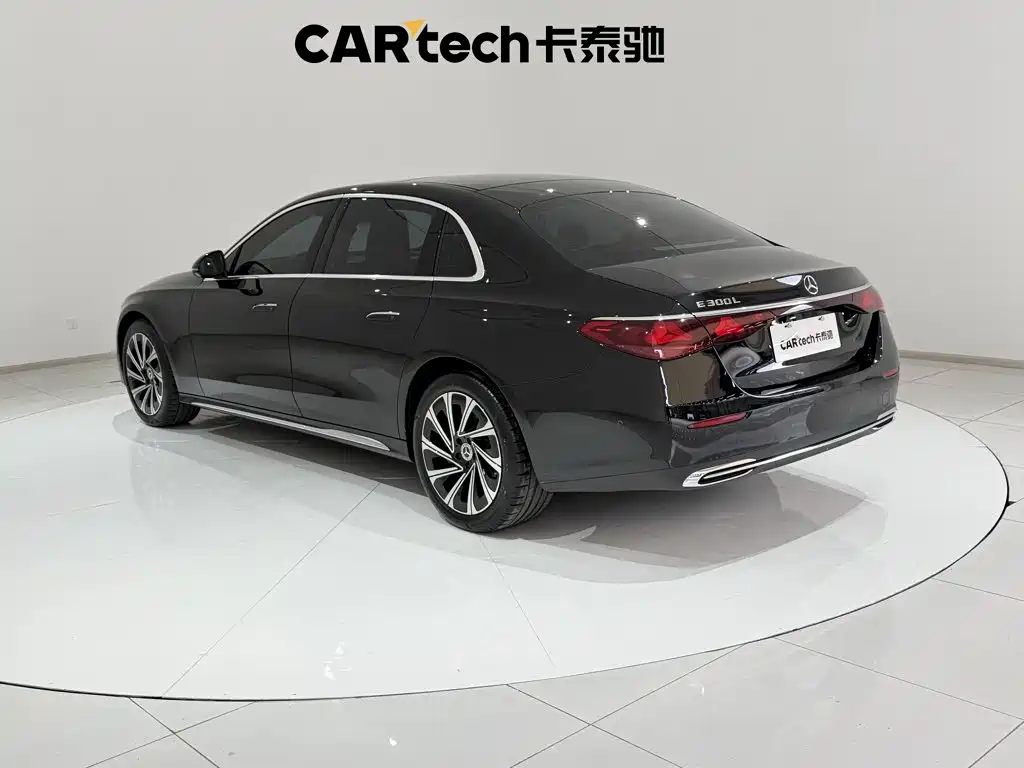 Mercedes-Benz E-Class — миниатюра 7