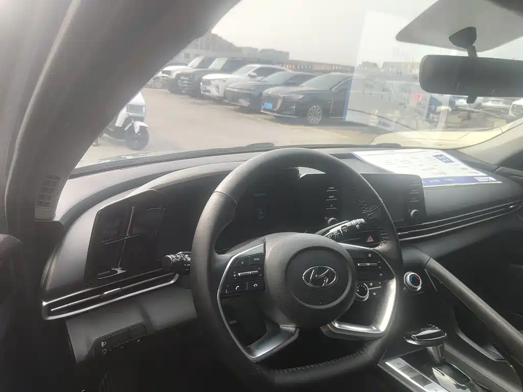 Hyundai Elantra — миниатюра 14