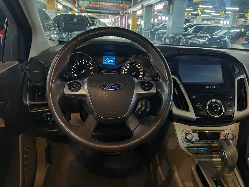 Ford Focus — миниатюра 7