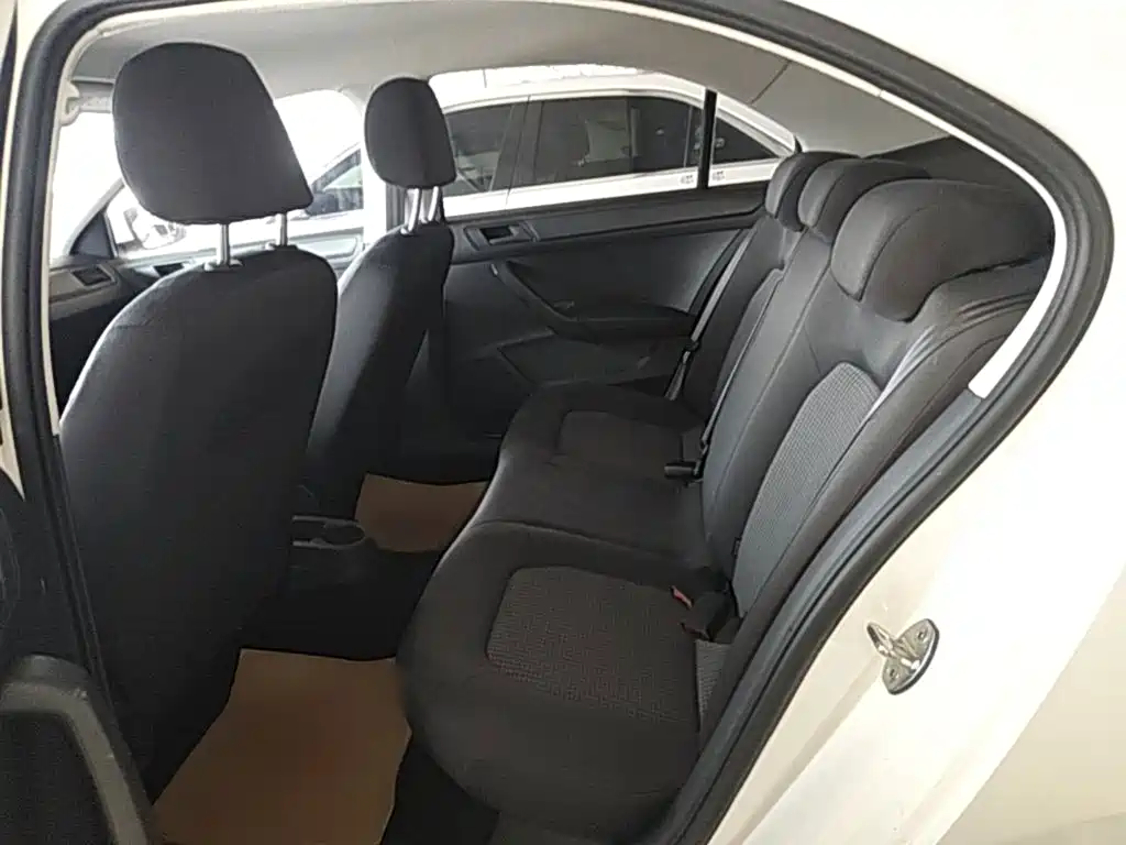 Volkswagen Santana — миниатюра 17