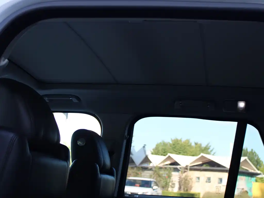 Land Rover Range Rover — миниатюра 23