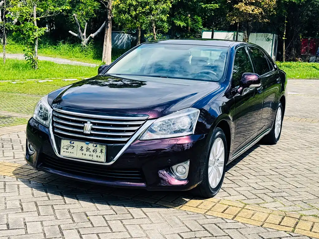 Купить Toyota Crown