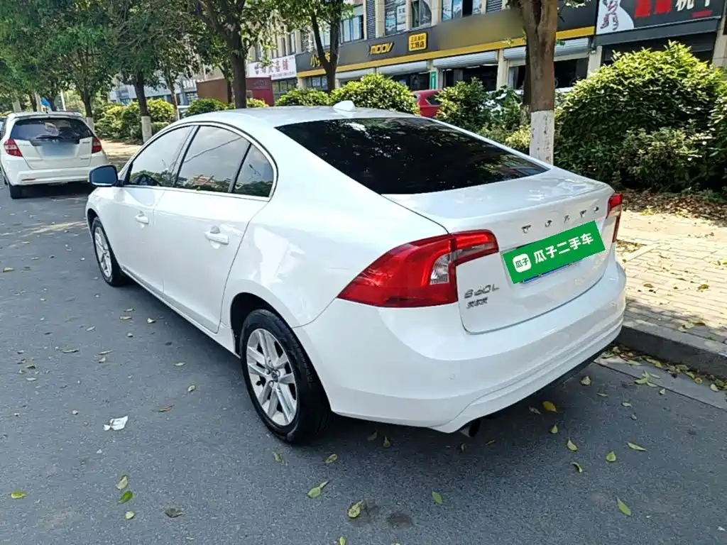 Volvo S60 — миниатюра 23