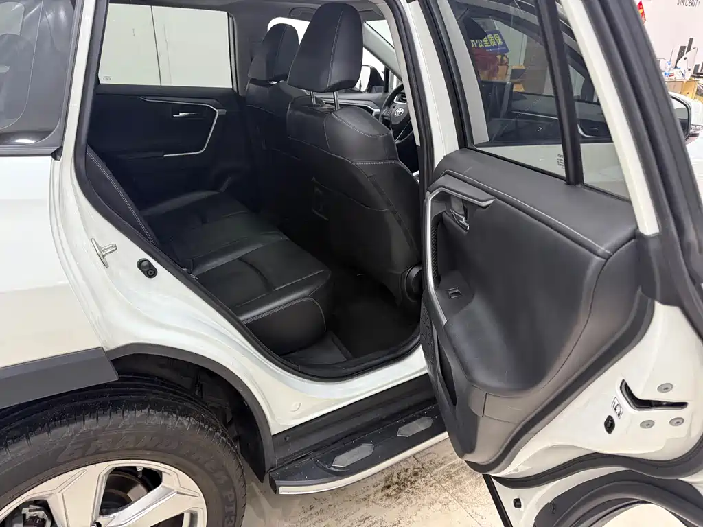 TOYOTA RAV4 RONGFANG