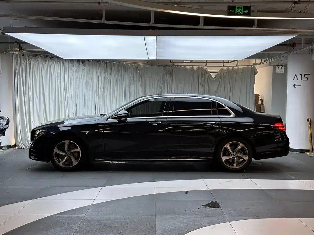 Mercedes-Benz E-Class — миниатюра 5