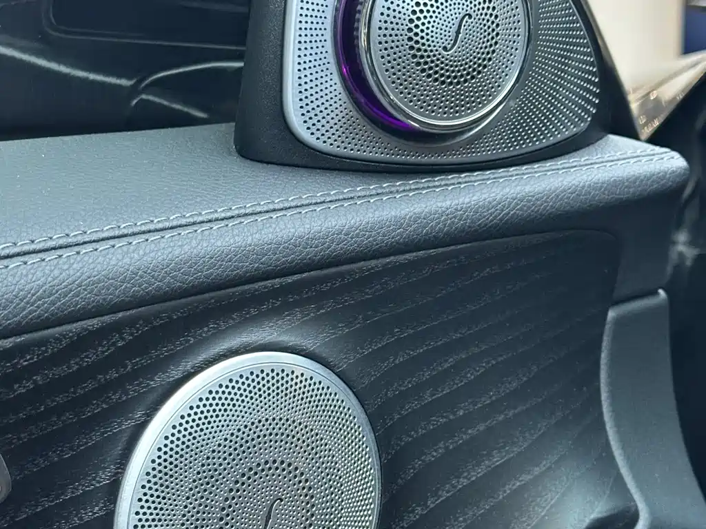 Mercedes-Benz E-Class — миниатюра 15