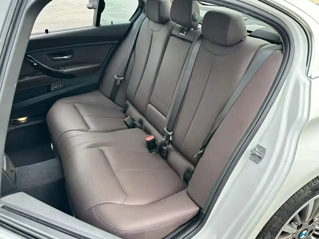 BMW 3 Series — миниатюра 7