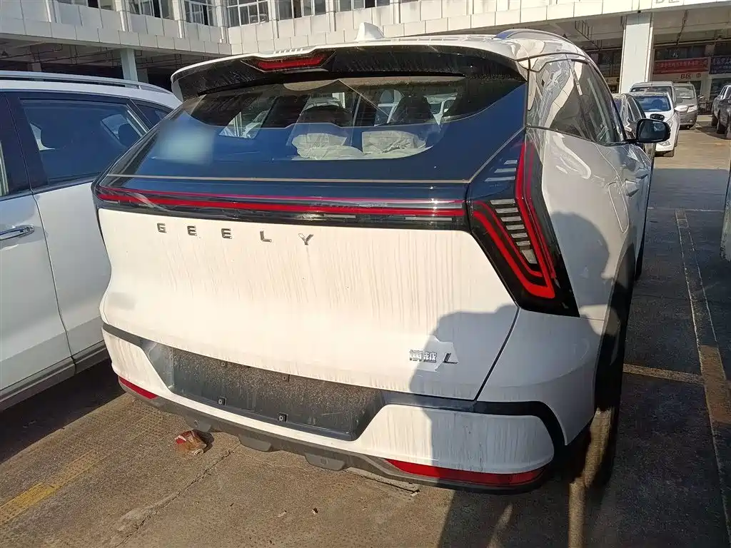 Geely Boyue L L 2025 1.5TD DCT