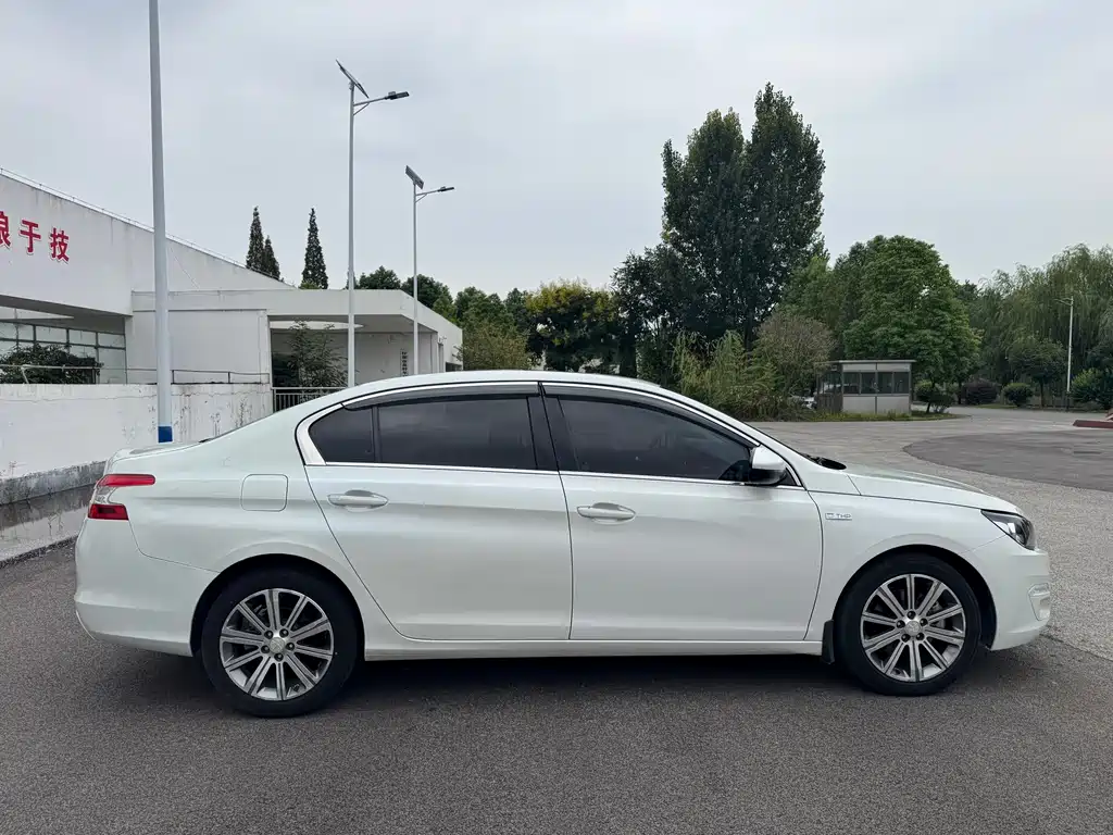 Peugeot 408 — миниатюра 8