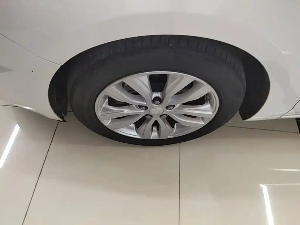 Buick Excelle — миниатюра 23