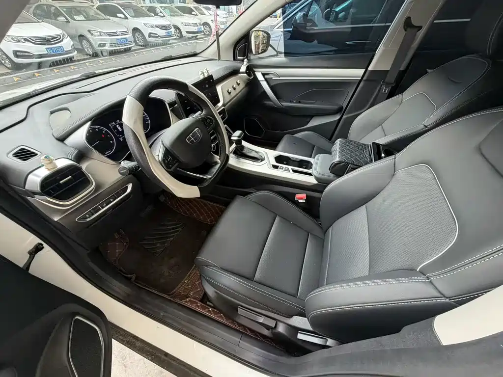 Geely Binyue - фото 6