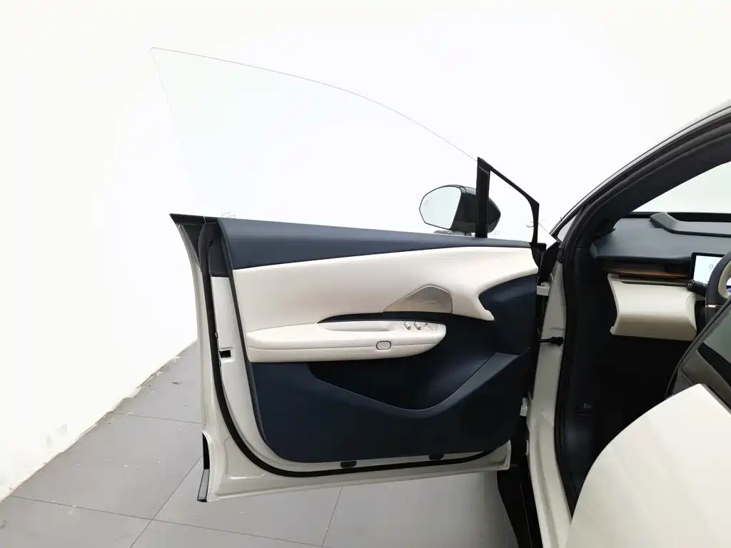 Lynk & Co Z20 — миниатюра 8