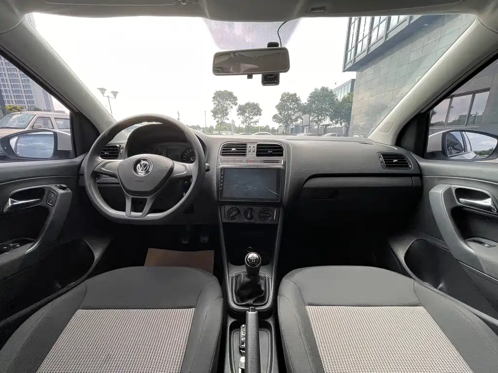 Volkswagen Polo — миниатюра 8