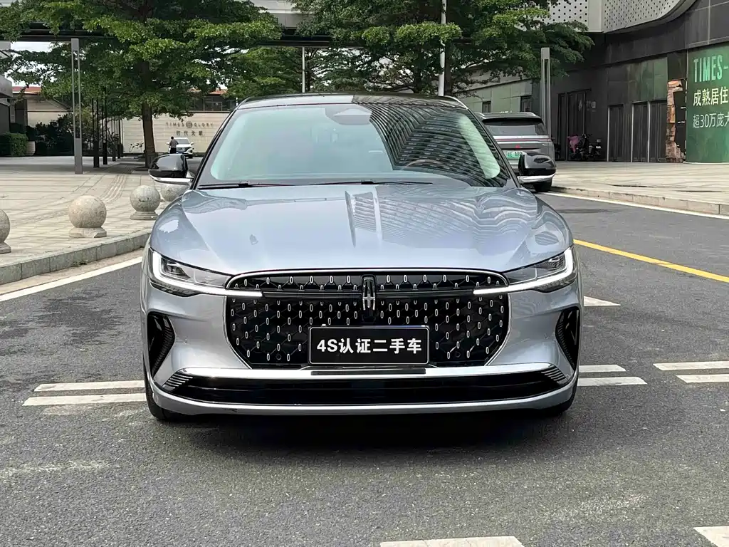 Lincoln Z 2022 i