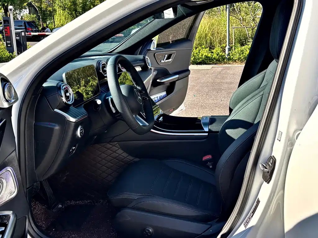 Mercedes-Benz C-Class — миниатюра 10