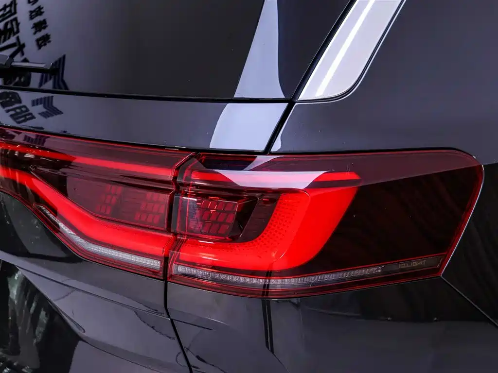Volkswagen Viloran 2022 380TSI Luxury Pro 6 мест