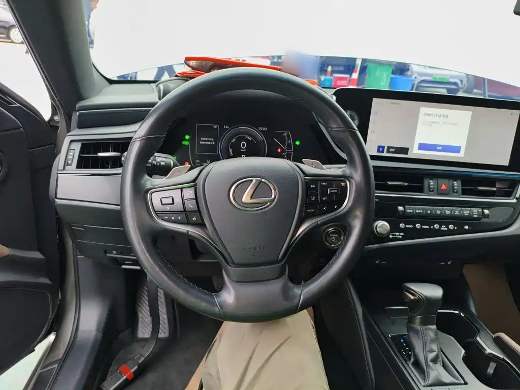 Lexus ES 2022 300h